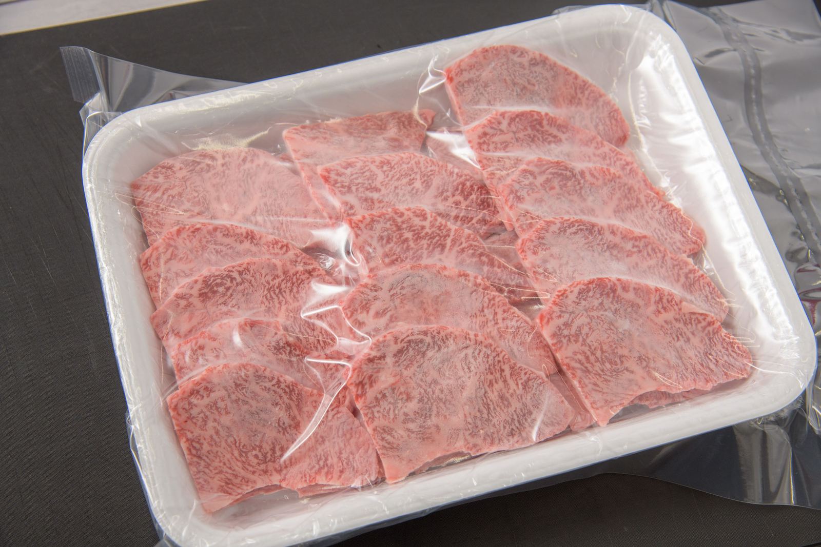 包装されたお肉